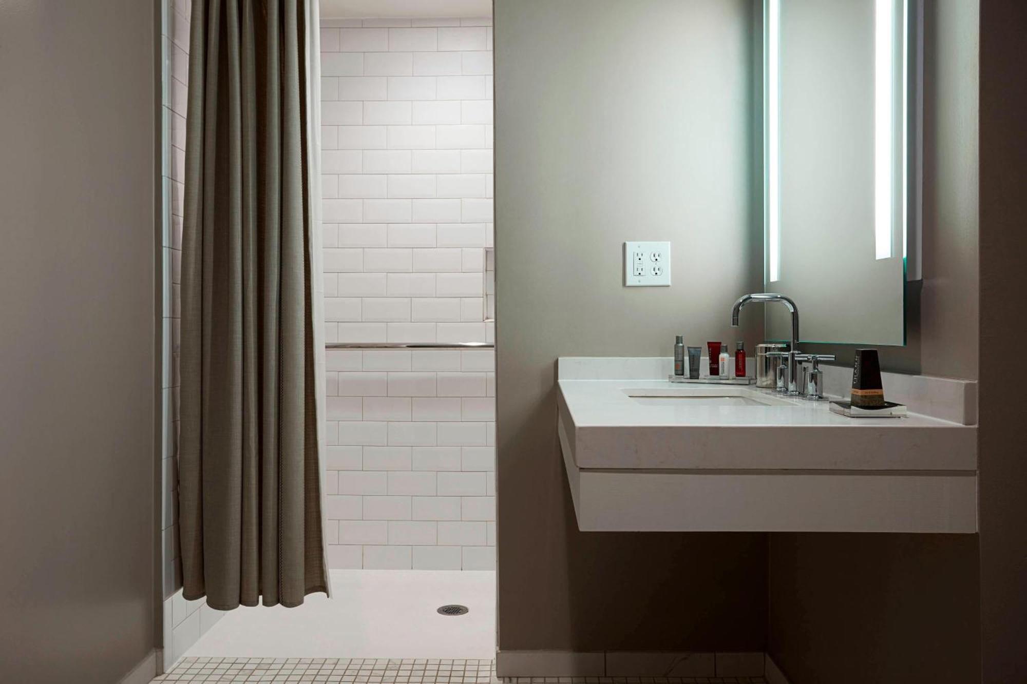College Park Marriott Hotel & Conference Center Экстерьер фото